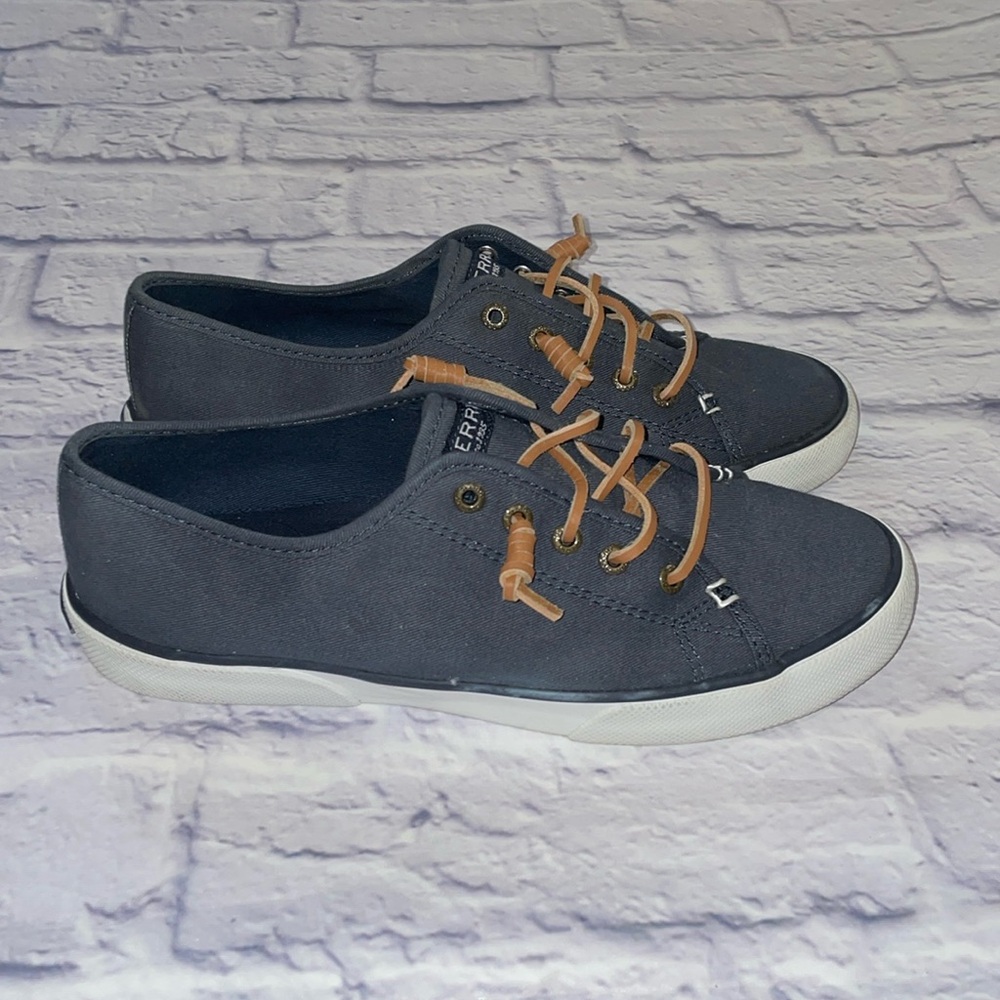 Sperry Pier View Navy Sneakers - Size 8